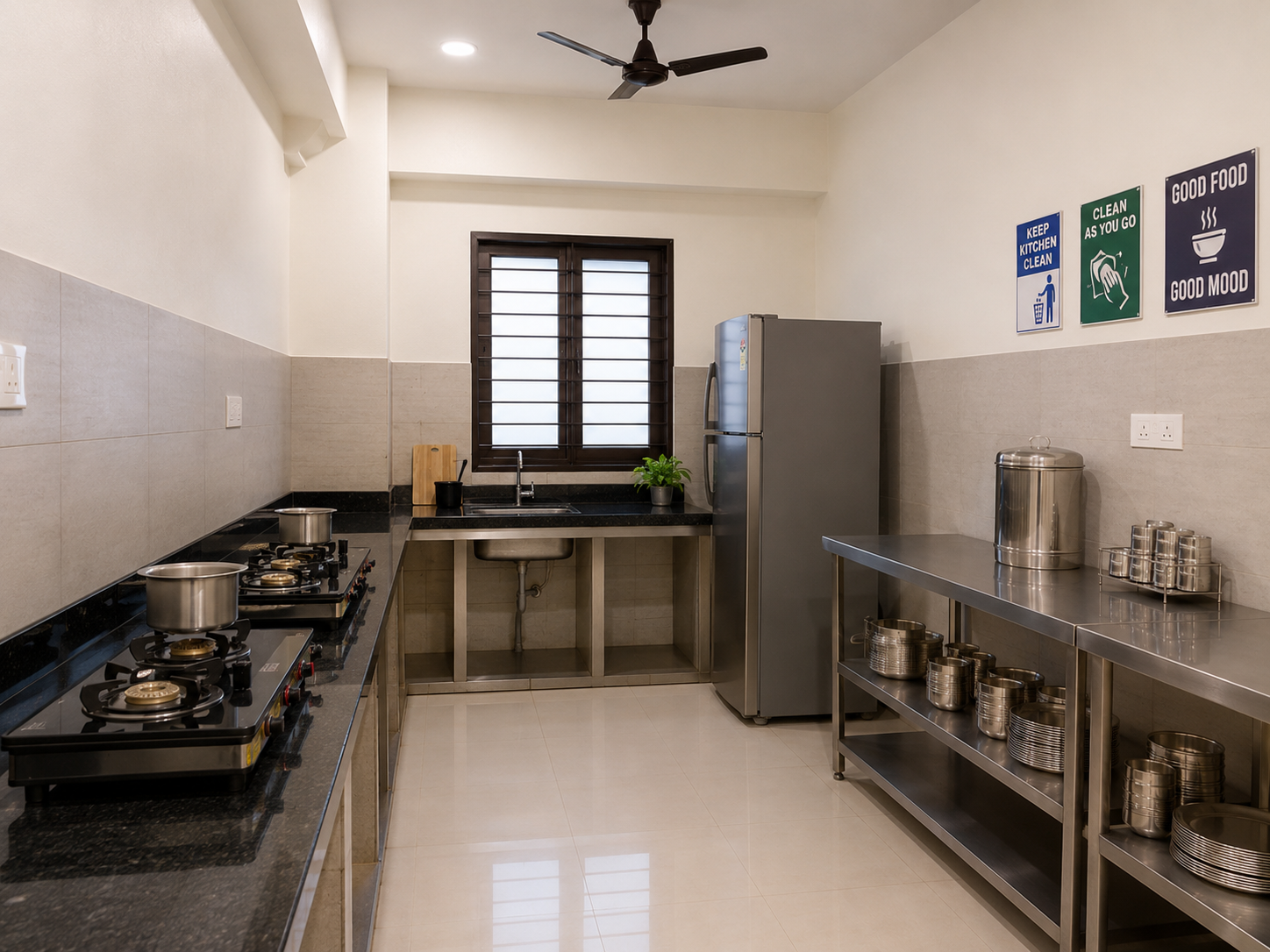Hygienic kitchen Girls PG Noida